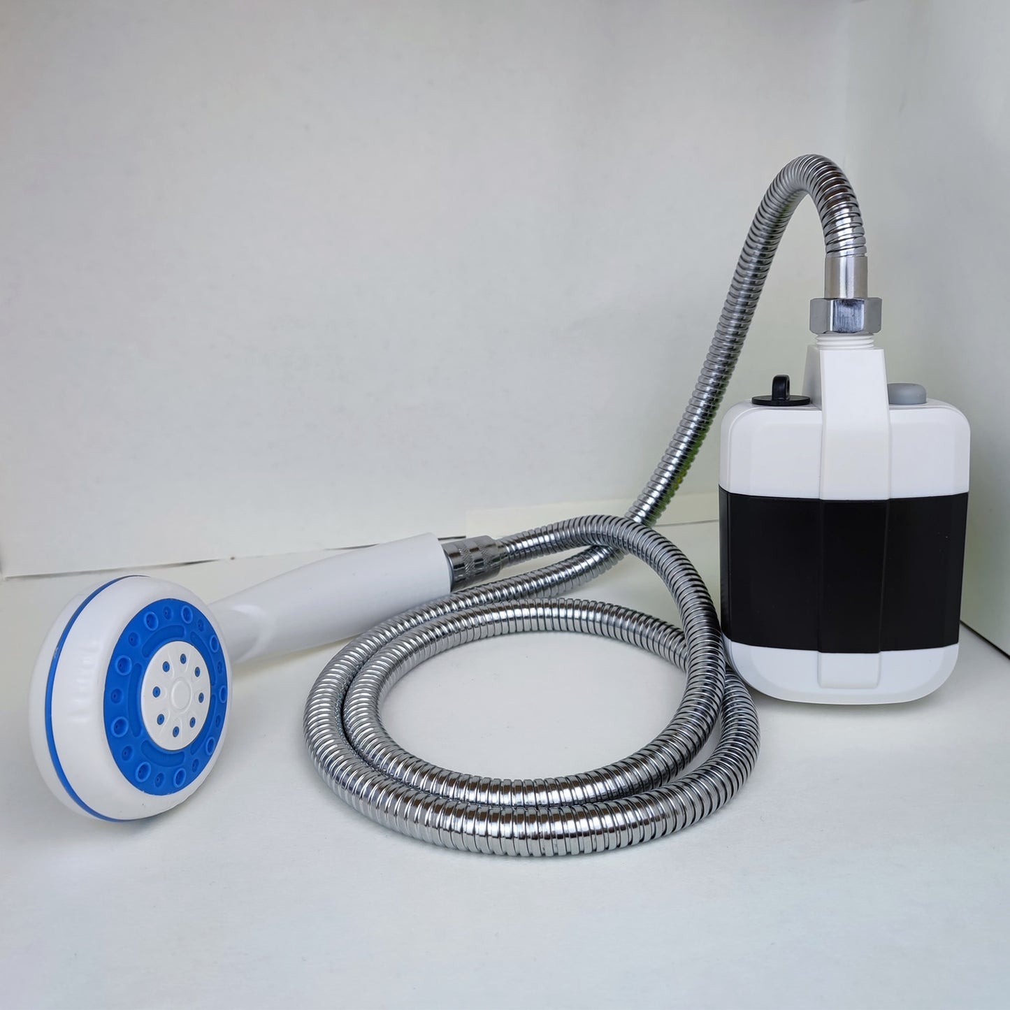 Ducha Portátil Camperwilf® – Con Motor Eléctrico y USB