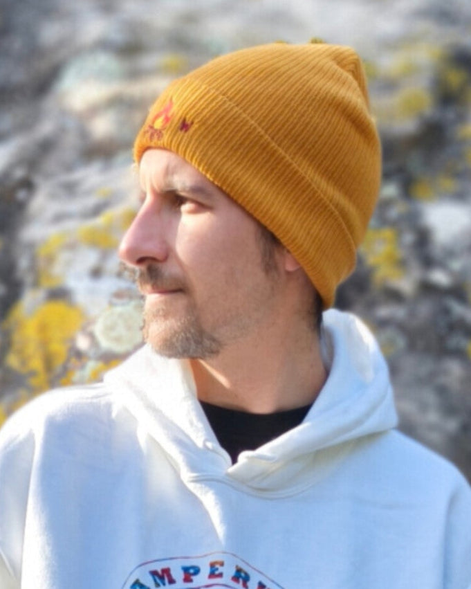 Gorro de Algodón Orgánico Camperwilf® – Hoguera, color Mostaza