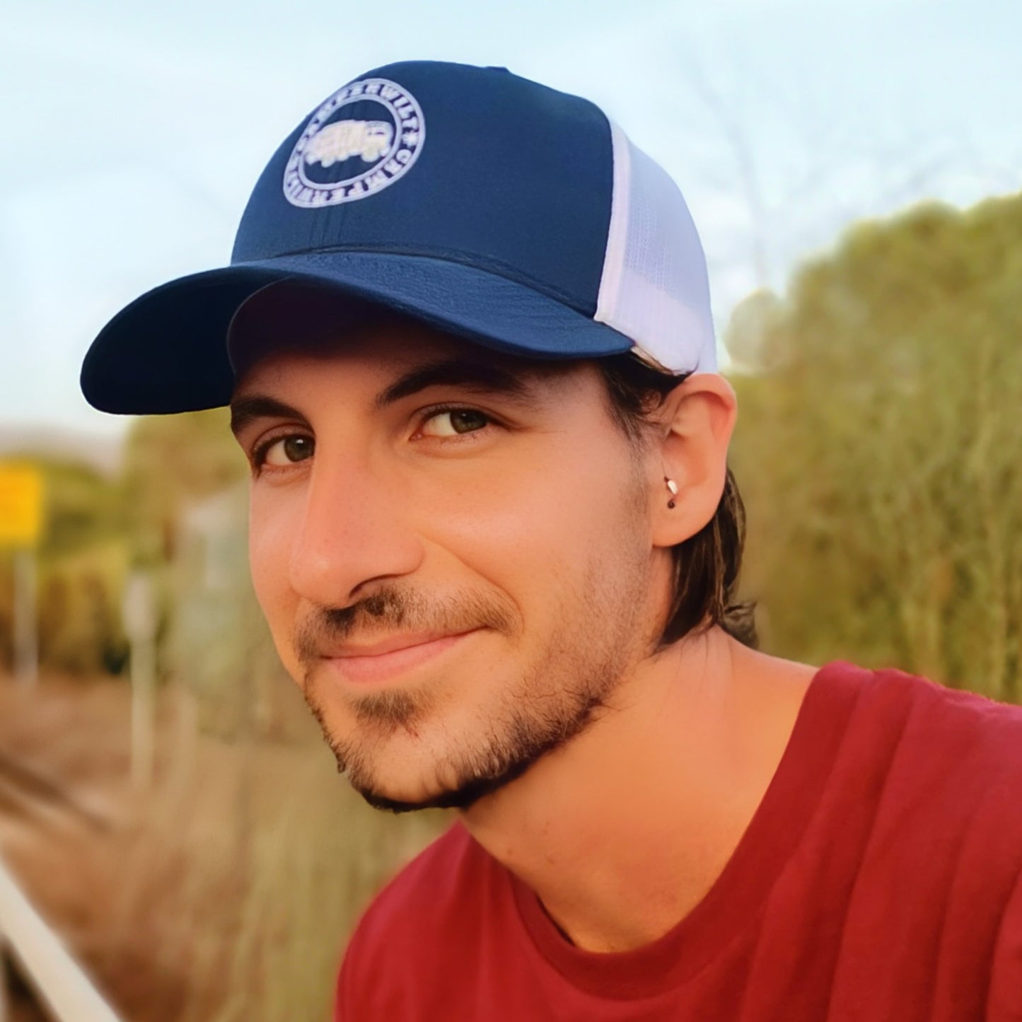 Gorra Camperwilf® – Rejilla Logo Blanco (10 Colores)