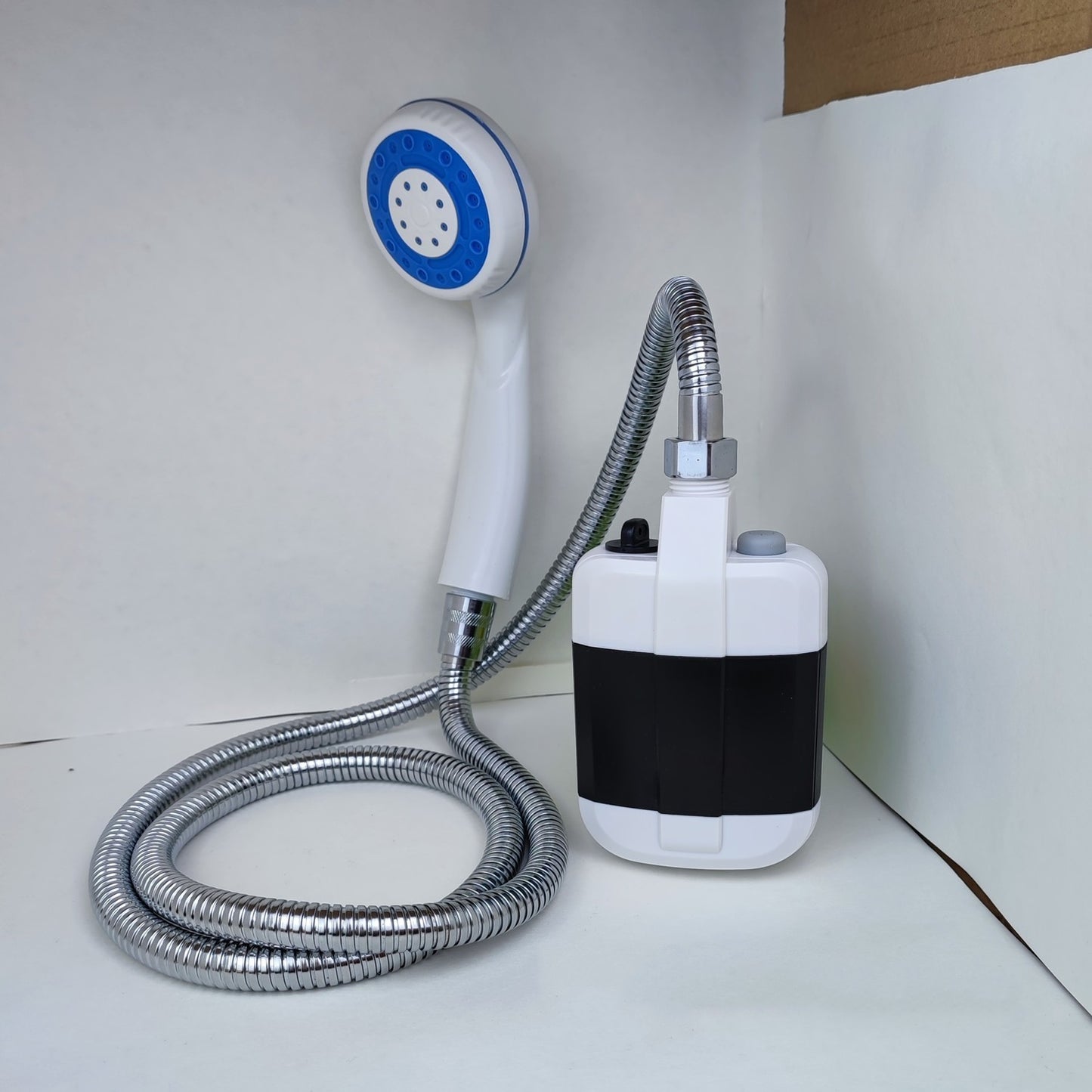 Ducha Portátil Camperwilf® – Con Motor Eléctrico y USB
