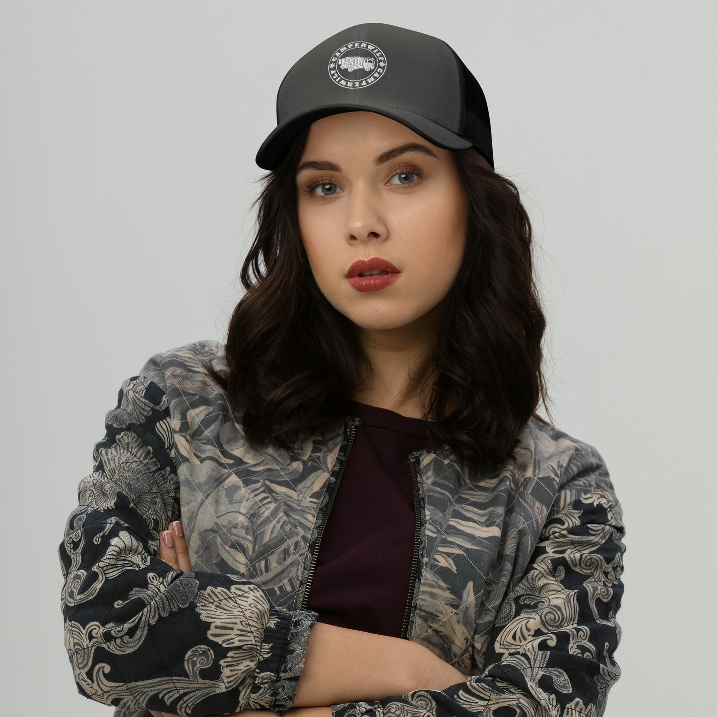 Gorra Camperwilf® – Rejilla Logo Blanco (10 Colores)
