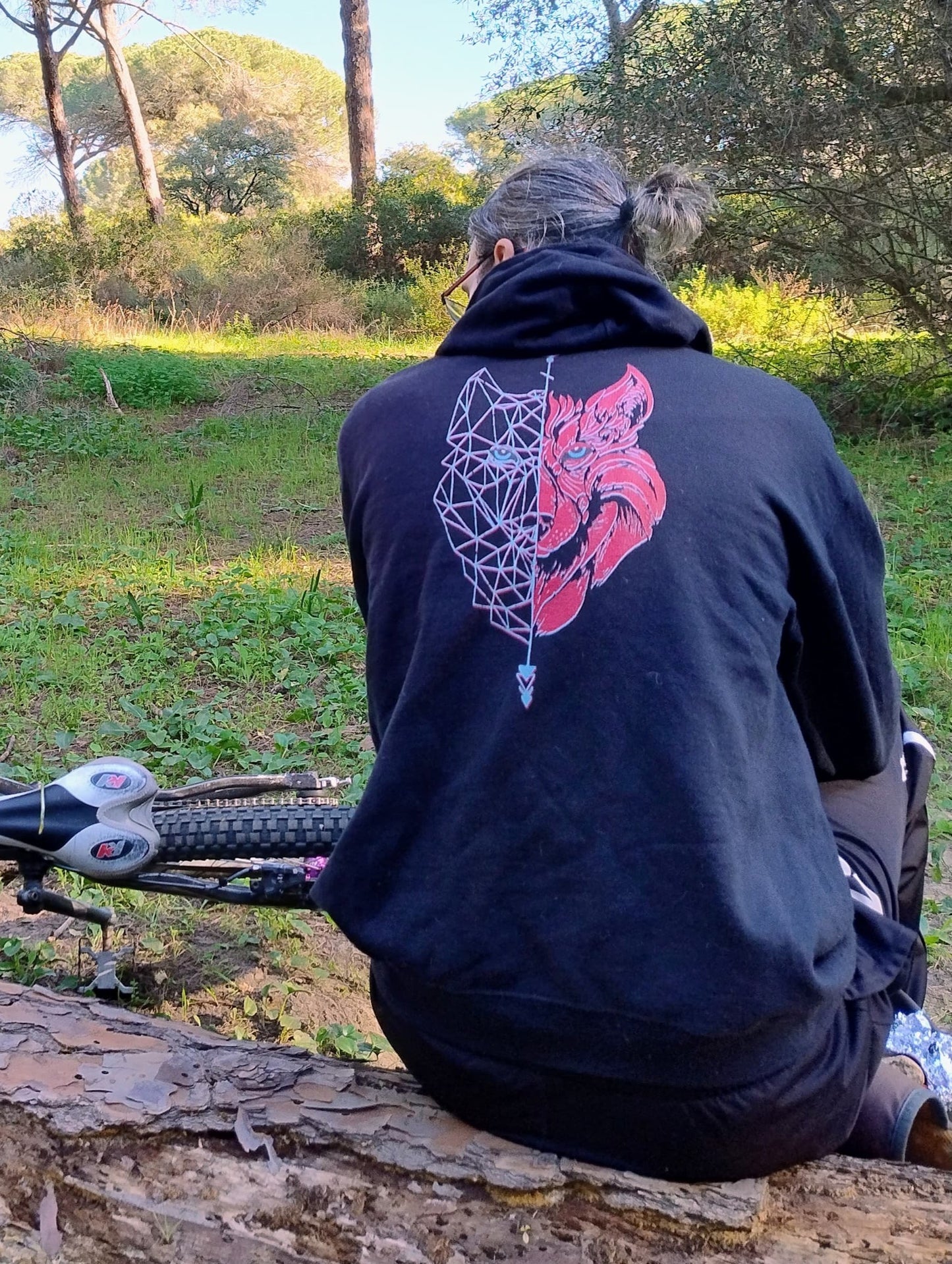 Sudadera con capucha para hombre Lobo azul y rojo