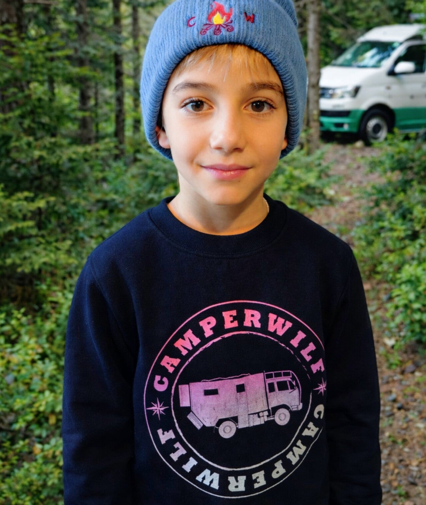 Sudadera sin Capucha Infantil Camperwilf® – Logo Degradado fucsia → celeste, color Negro